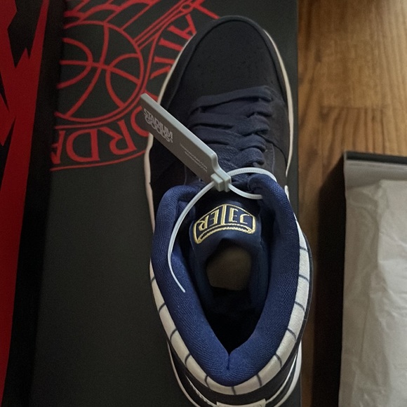 Air Jordan 1 Retro High Jeter main image 8